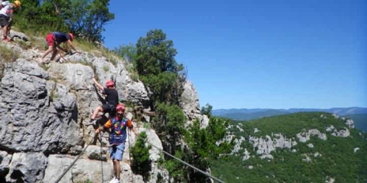 Matinee en via ferrata du Thaurac pour un Enterrement de vie de Garçon a Montpellier